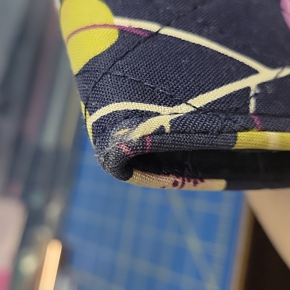 Vera Bradley Floral Patterned Magnet Closure Wallet 8 X 4 - Picture 11 of 12